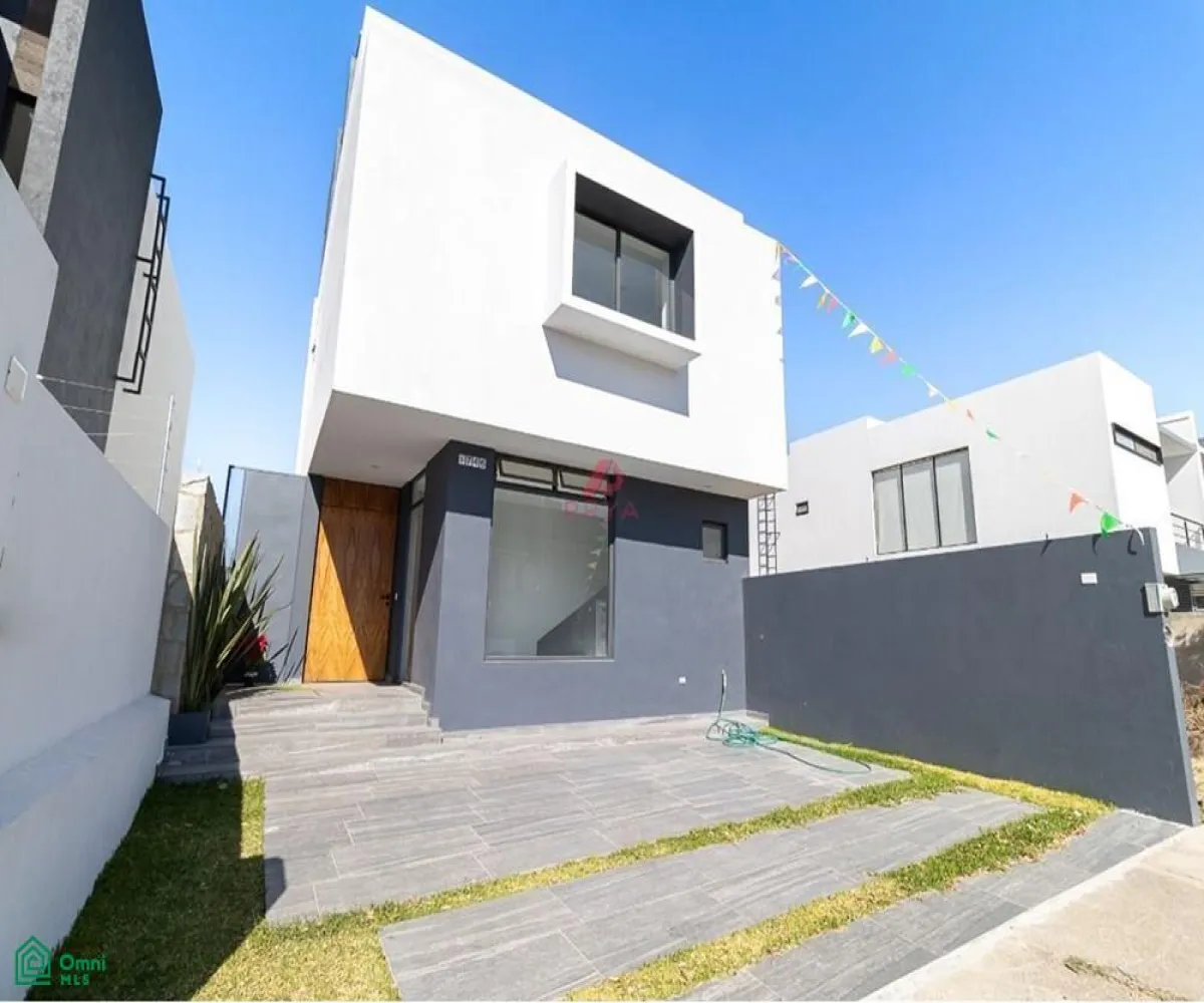 Casa En Venta,Fraccionamiento Bosques Vallarta,Paseo de la Estrella 3595, Zapopan, Jalisco 45222, 4 Habitaciones,4 Baños,Paseo de la Estrella,MX24665584