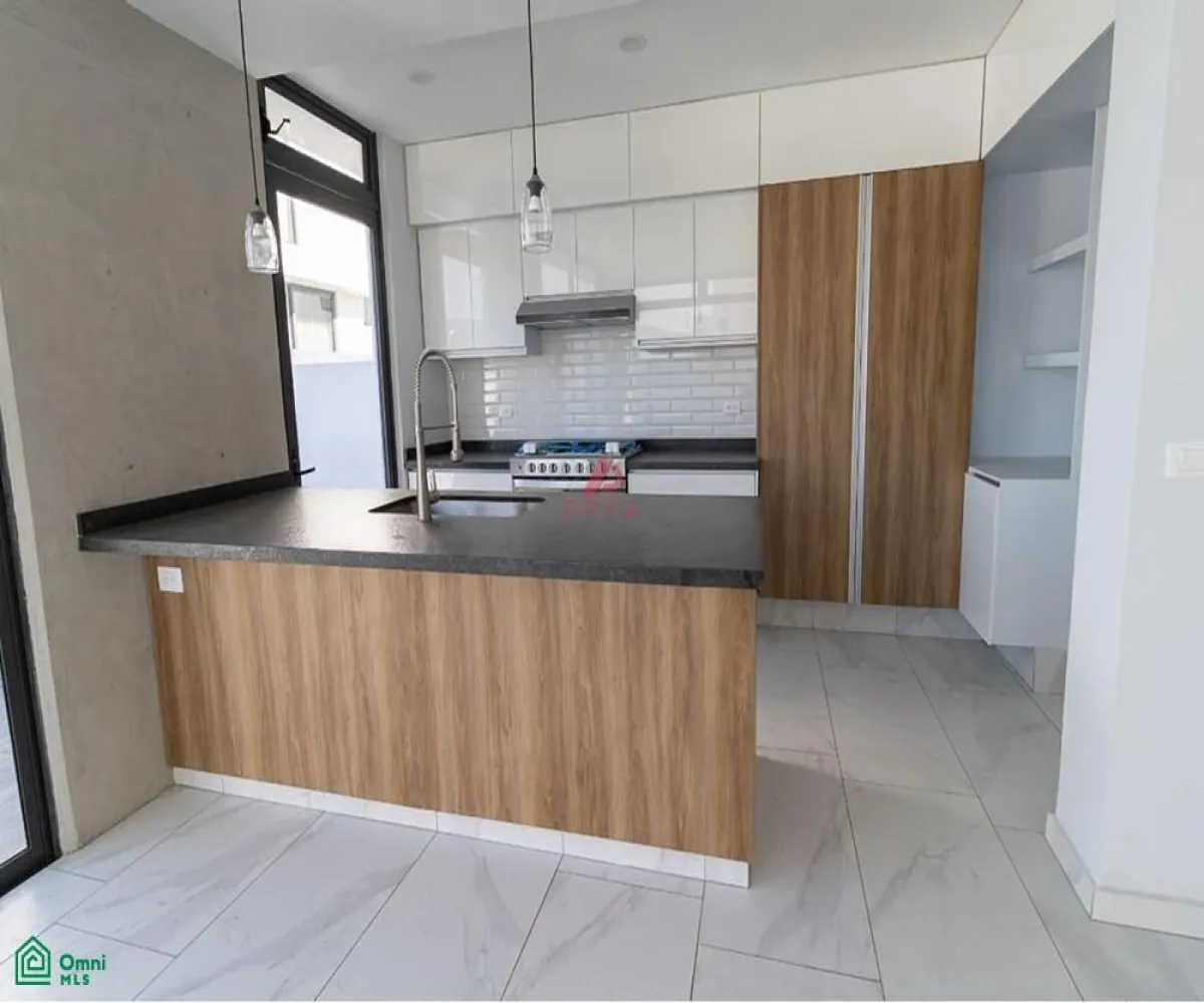 Casa En Venta,Fraccionamiento Bosques Vallarta,Paseo de la Estrella 3595, Zapopan, Jalisco 45222, 4 Habitaciones,4 Baños,Paseo de la Estrella,MX24665584