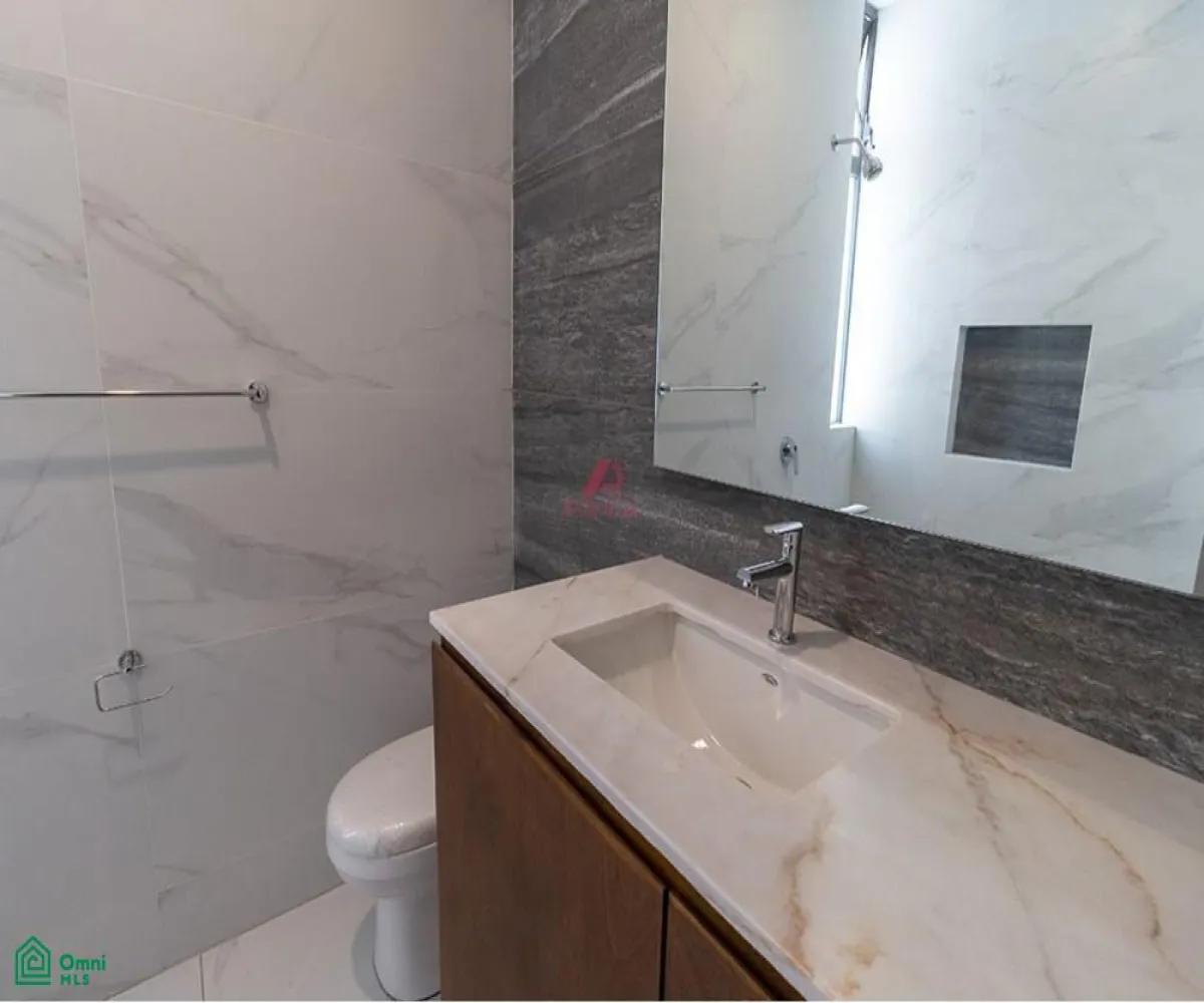 Casa En Venta,Fraccionamiento Bosques Vallarta,Paseo de la Estrella 3595, Zapopan, Jalisco 45222, 4 Habitaciones,4 Baños,Paseo de la Estrella,MX24665584