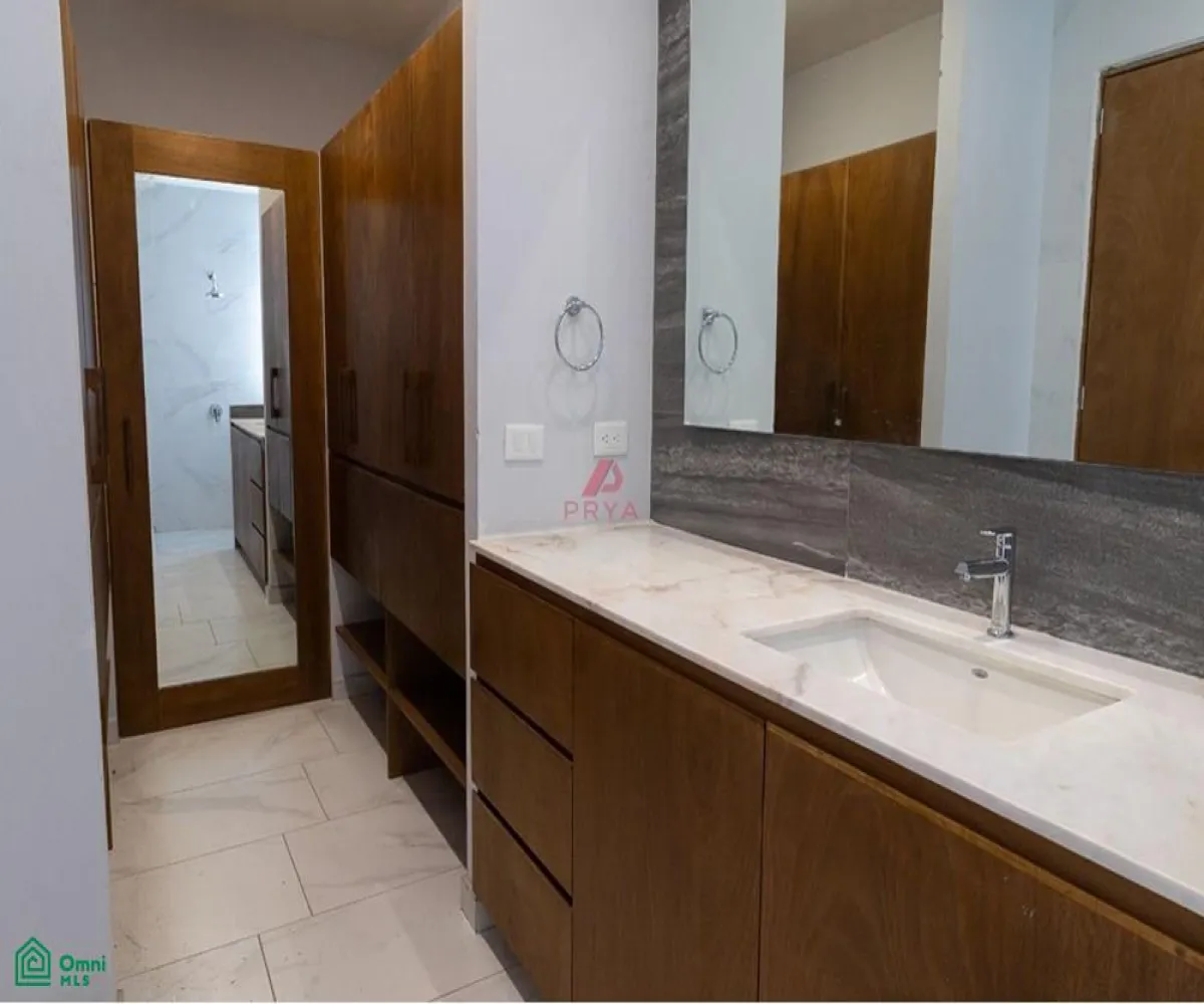 Casa En Venta,Fraccionamiento Bosques Vallarta,Paseo de la Estrella 3595, Zapopan, Jalisco 45222, 4 Habitaciones,4 Baños,Paseo de la Estrella,MX24665584