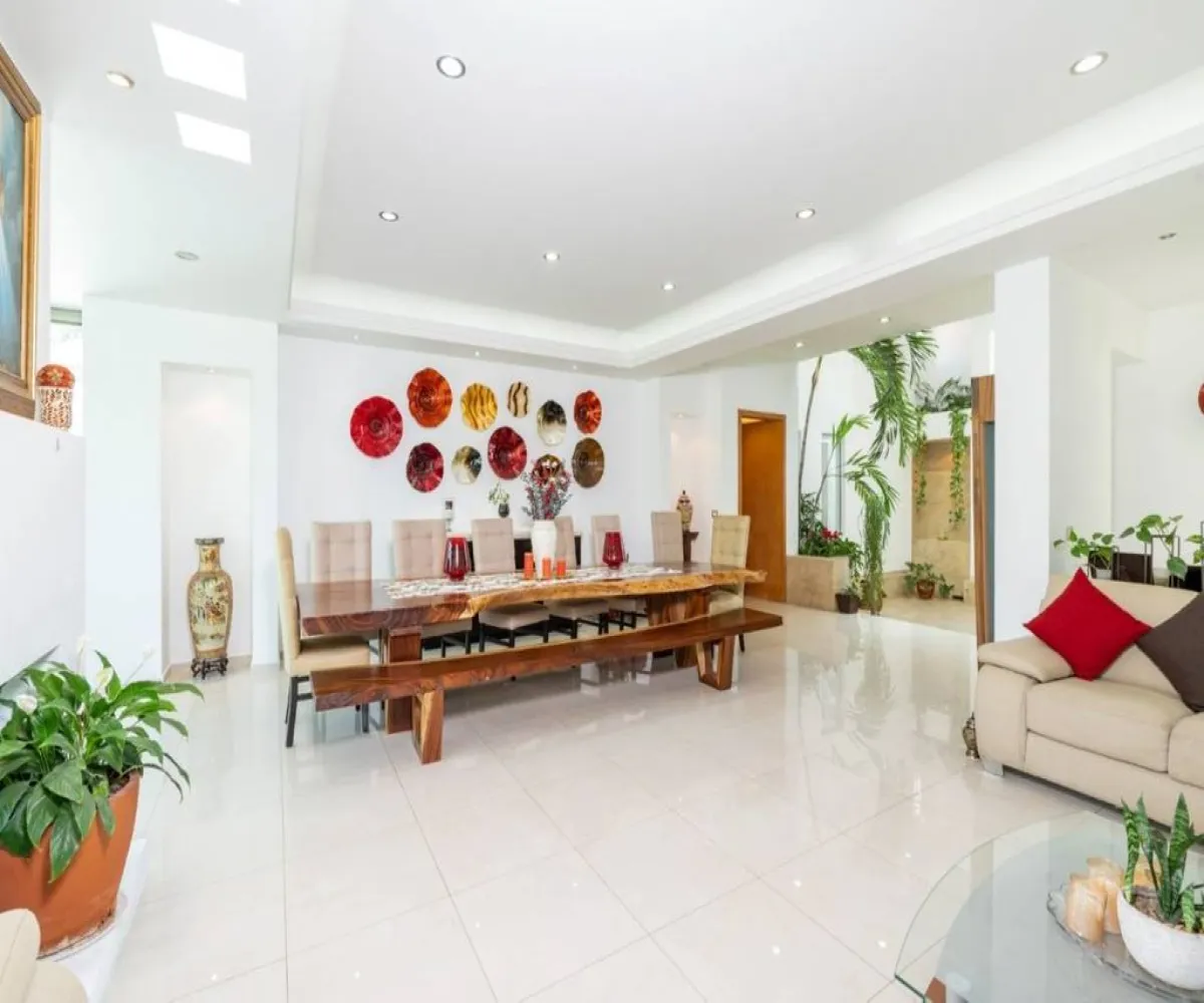 Casa En Venta,Campo de Golf Santa Anita Condominio,Paseo de Los Lirios 601, Tlajomulco de Zúñiga, Jalisco 45645, 4 Habitaciones,3 Baños,Paseo de Los Lirios,1,piNvqJy