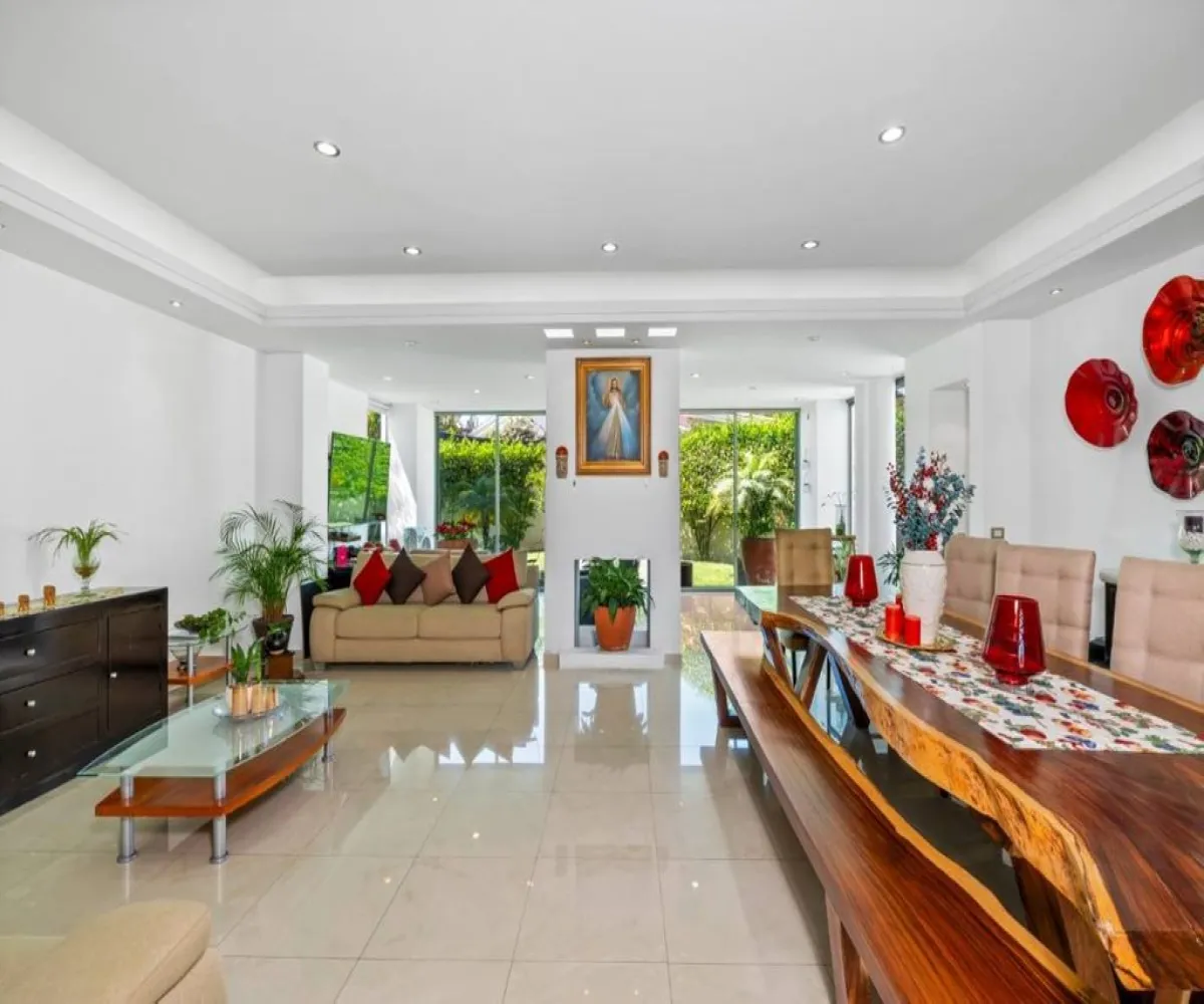 Casa En Venta,Campo de Golf Santa Anita Condominio,Paseo de Los Lirios 601, Tlajomulco de Zúñiga, Jalisco 45645, 4 Habitaciones,3 Baños,Paseo de Los Lirios,1,piNvqJy