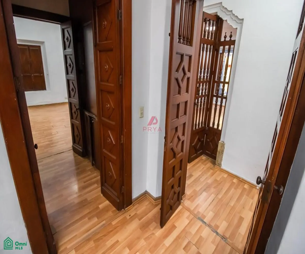 Casa En Venta,Americana,Pedro Moreno #1358 S/N, Guadalajara, Jalisco 44160, 11 Habitaciones,2 Baños,Pedro Moreno #1358,3,MX251015744