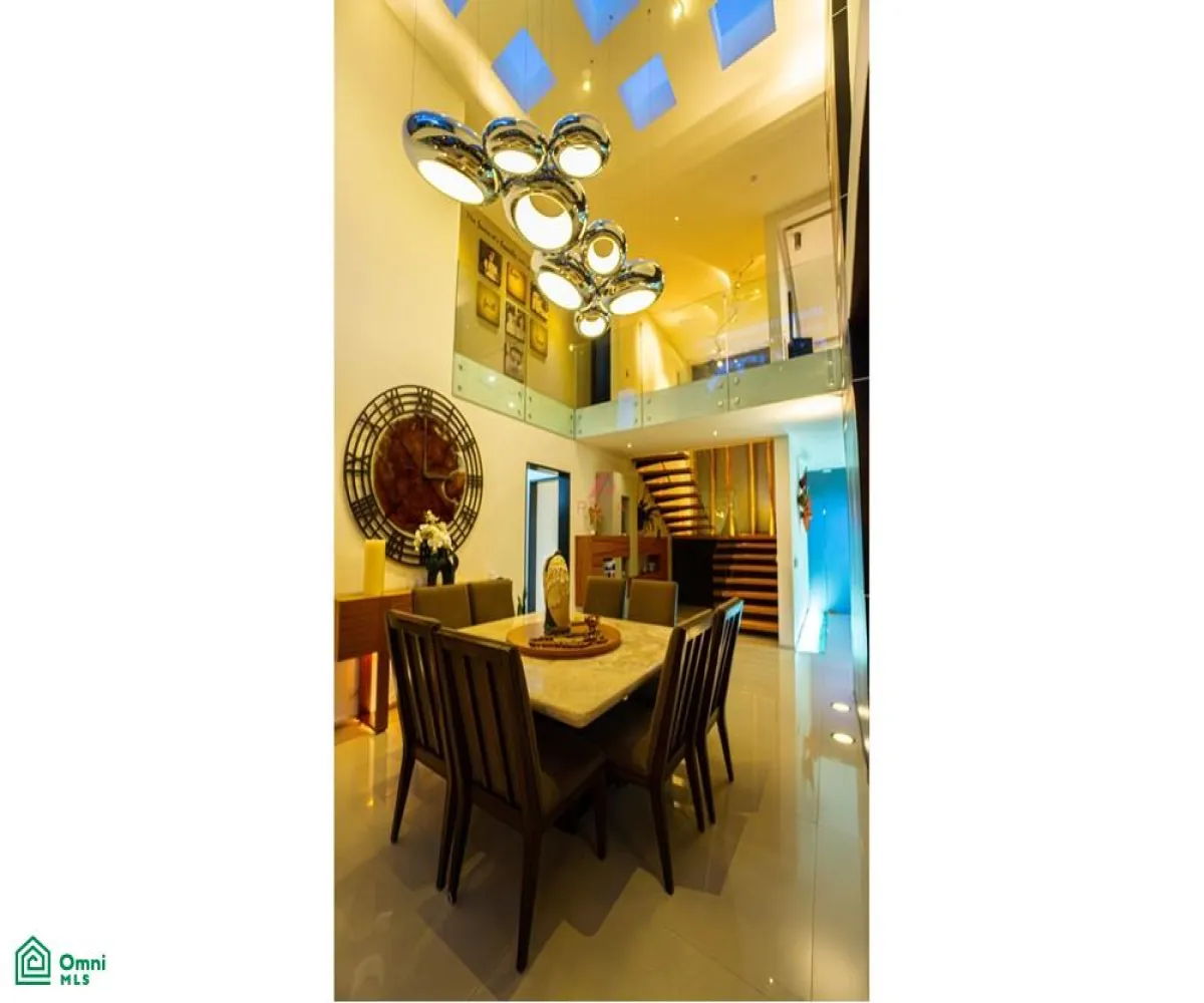 Casa En Venta,Puerta Plata,Circuito del sol S/N, Zapopan, Jalisco 45116, 3 Habitaciones,3 Baños,Circuito del sol,2,MX251015773