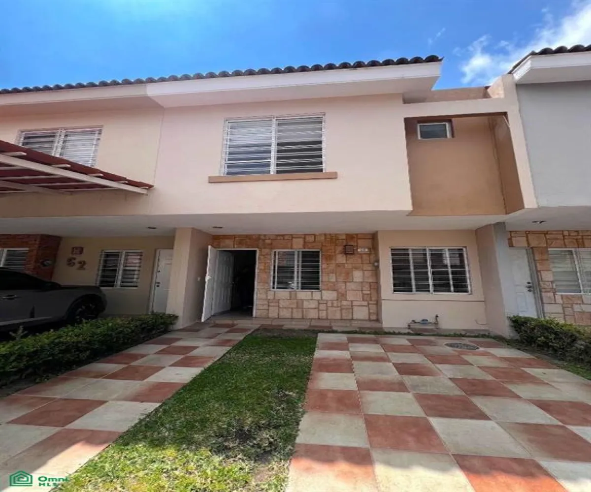 Casa En Venta,Parques del Bosque,Av. Agrícola 2938, Tlaquepaque, Jalisco 45609, 3 Habitaciones,2 Baños,Av. Agrícola,2,MX251018522