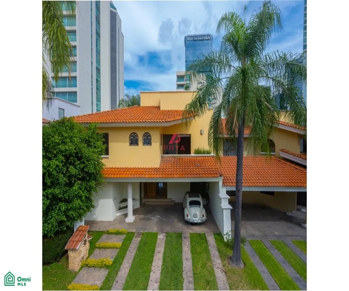 Casa En Venta,Puerta De Hierro,Vereda de los Laureles S/N, Zapopan, Jalisco 45116, 3 Habitaciones,3 Baños,Vereda de los Laureles,MX251019716