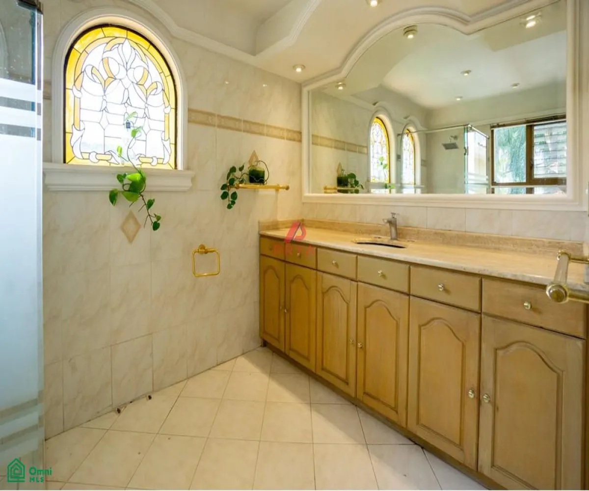 Casa En Venta,Puerta De Hierro,Vereda de los Laureles S/N, Zapopan, Jalisco 45116, 3 Habitaciones,3 Baños,Vereda de los Laureles,MX251019716