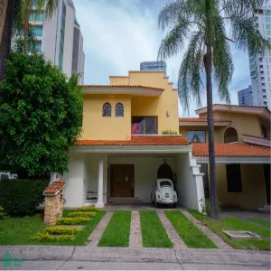 Casa En Venta,Puerta De Hierro,Vereda de los Laureles S/N, Zapopan, Jalisco 45116, 3 Habitaciones,3 Baños,Vereda de los Laureles,MX251019716
