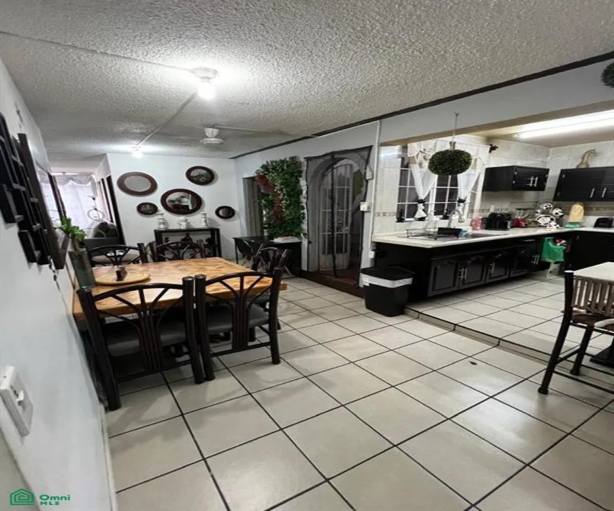 Casa En Venta,San Andrés,Av Chamizal 255, Guadalajara, Jalisco 44810, 3 Habitaciones,2 Baños,Av Chamizal,MX251019757