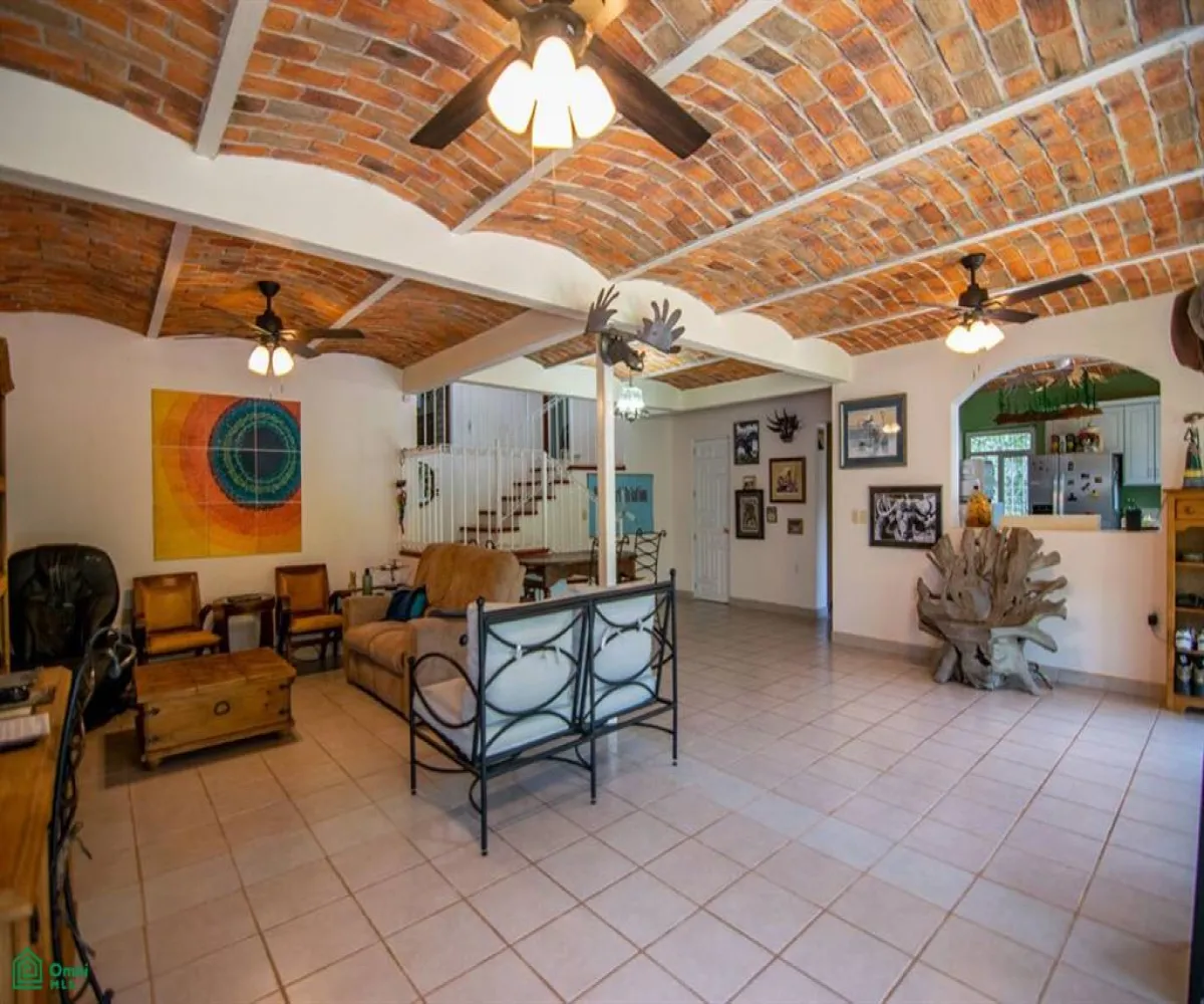 Casa En Venta,Chapala Haciendas,PAJARO DE FUEGO 10, Chapala, Jalisco 45907, 2 Habitaciones,2 Baños,PAJARO DE FUEGO,2,MX251020068