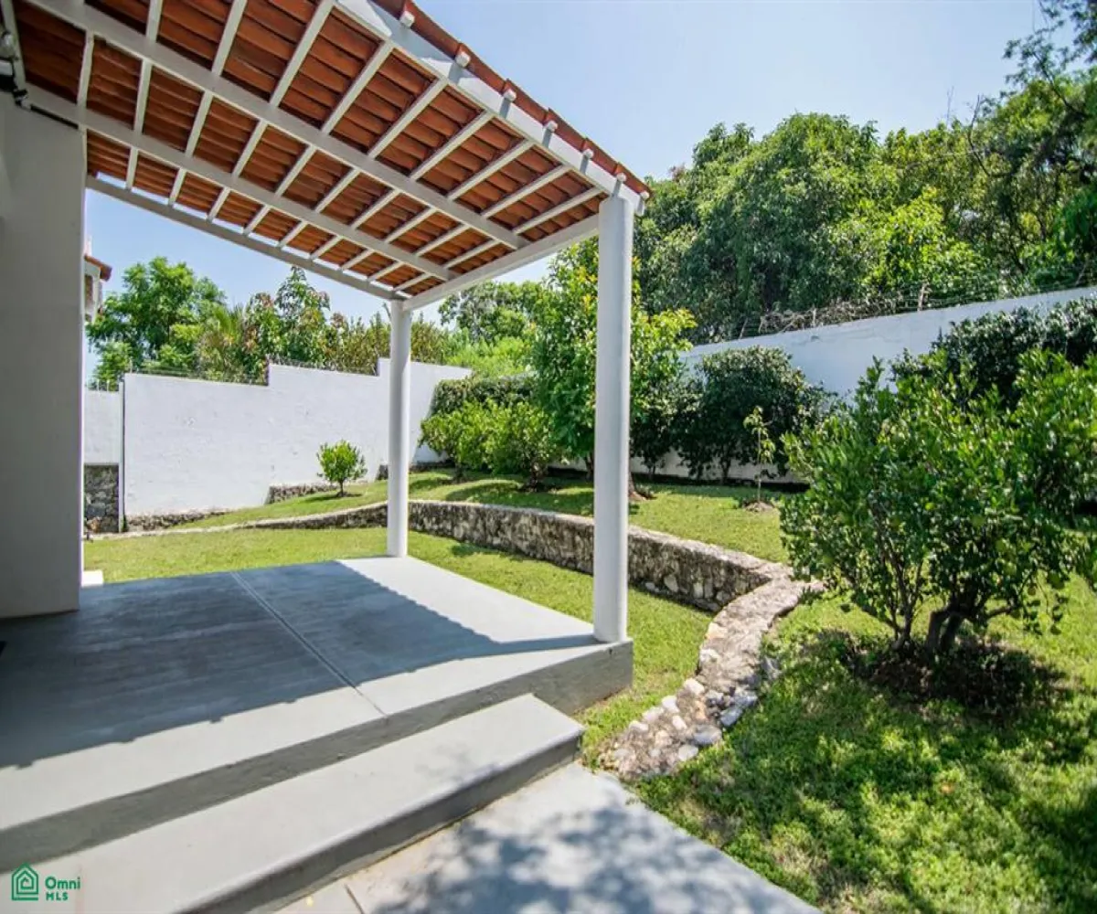 Casa En Venta,Chapala Haciendas,PAJARO DE FUEGO 10, Chapala, Jalisco 45907, 2 Habitaciones,2 Baños,PAJARO DE FUEGO,2,MX251020068