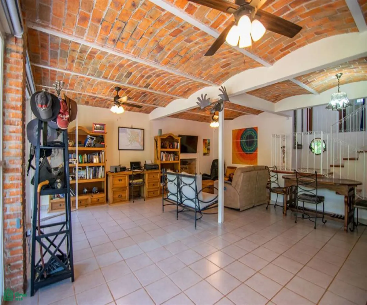 Casa En Venta,Chapala Haciendas,PAJARO DE FUEGO 10, Chapala, Jalisco 45907, 2 Habitaciones,2 Baños,PAJARO DE FUEGO,2,MX251020068