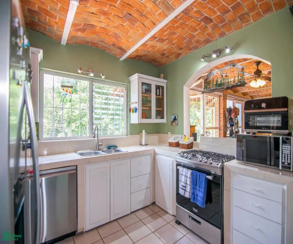 Casa En Venta,Chapala Haciendas,PAJARO DE FUEGO 10, Chapala, Jalisco 45907, 2 Habitaciones,2 Baños,PAJARO DE FUEGO,2,MX251020068