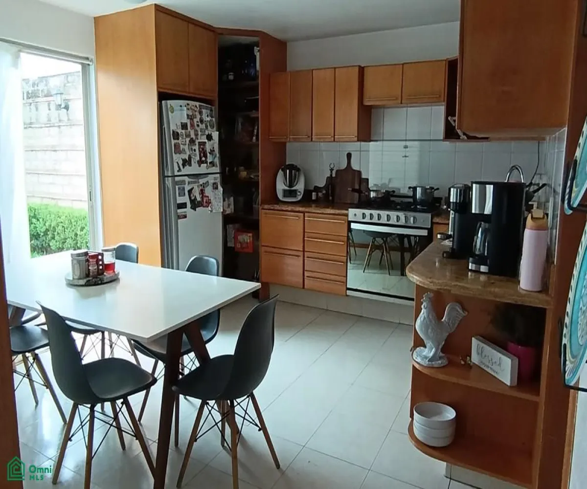 Casa En Venta,Rinconada Del Parque,Av. Ecónomos 6831, Zapopan, Jalisco 45010, 4 Habitaciones,4 Baños,Av. Ecónomos,2,MX251020500