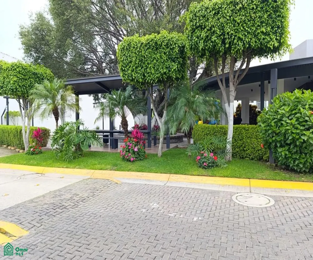 Casa En Venta,Rinconada Del Parque,Av. Ecónomos 6831, Zapopan, Jalisco 45010, 4 Habitaciones,4 Baños,Av. Ecónomos,2,MX251020500