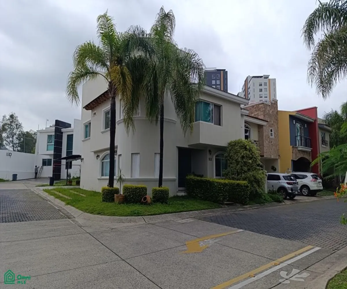 Casa En Venta,Rinconada Del Parque,Av. Ecónomos 6831, Zapopan, Jalisco 45010, 4 Habitaciones,4 Baños,Av. Ecónomos,2,MX251020500