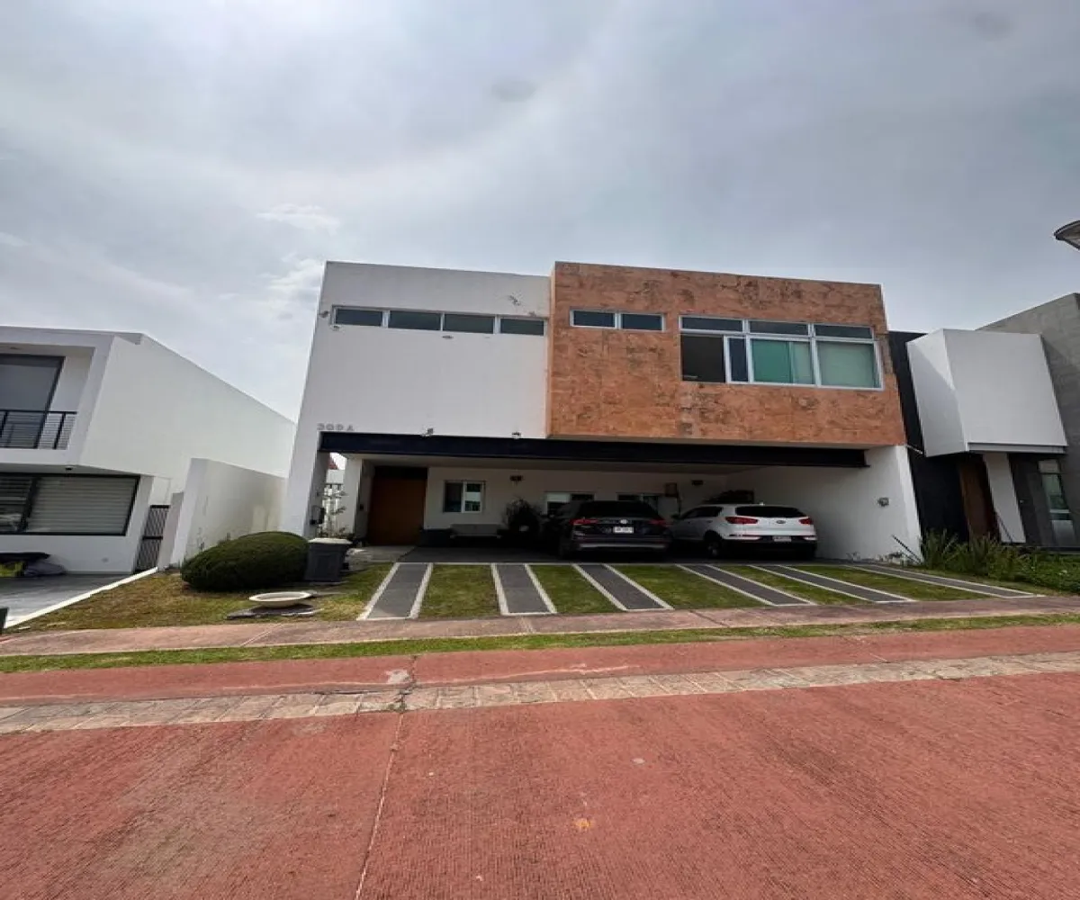 Casa En Venta,Fraccionamiento La Rioja,Calle Matute 309 A, Tlajomulco de Zúñiga, Jalisco 45645, 3 Habitaciones,4 Baños,Calle Matute,2,pE79wlG