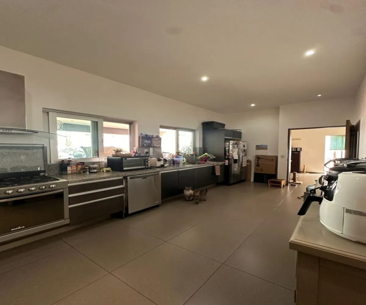 Casa En Venta,Fraccionamiento La Rioja,Calle Matute 309 A, Tlajomulco de Zúñiga, Jalisco 45645, 3 Habitaciones,4 Baños,Calle Matute,2,pE79wlG