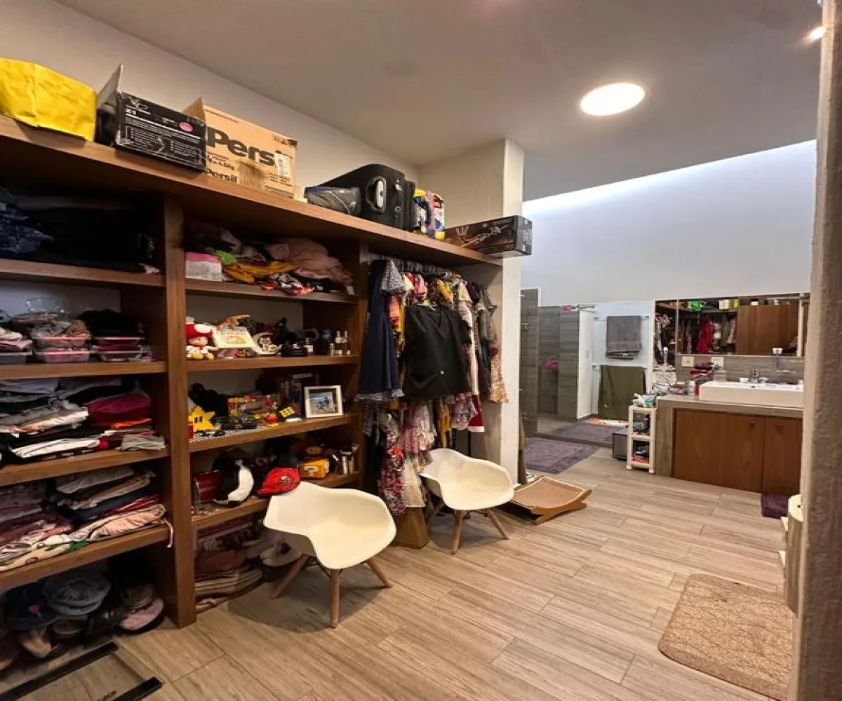 Casa En Venta,Fraccionamiento La Rioja,Calle Matute 309 A, Tlajomulco de Zúñiga, Jalisco 45645, 3 Habitaciones,4 Baños,Calle Matute,2,pE79wlG