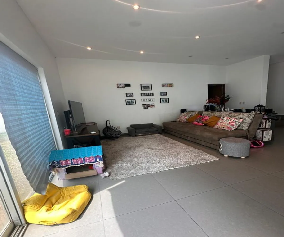 Casa En Venta,Fraccionamiento La Rioja,Calle Matute 309 A, Tlajomulco de Zúñiga, Jalisco 45645, 3 Habitaciones,4 Baños,Calle Matute,2,pE79wlG