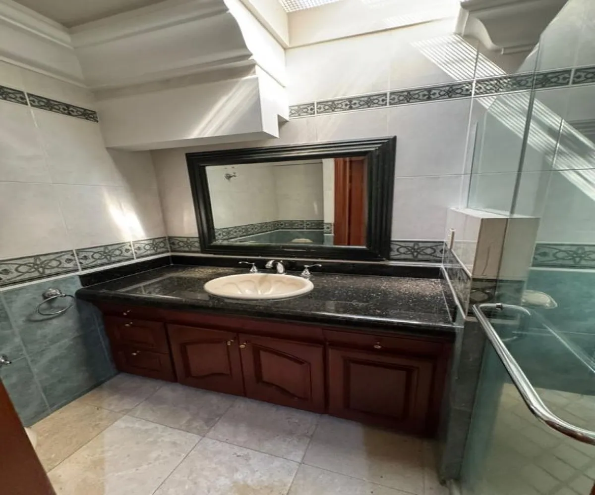 Casa En Venta,Bugambilias,Callejón de los Claveles S/N, Zapopan, Jalisco 45237, 4 Habitaciones,4 Baños,Callejón de los Claveles,1,pVi7Og8