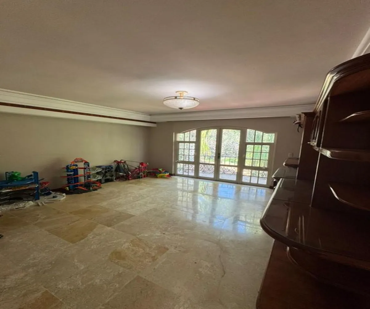 Casa En Venta,Bugambilias,Callejón de los Claveles S/N, Zapopan, Jalisco 45237, 4 Habitaciones,4 Baños,Callejón de los Claveles,1,pVi7Og8