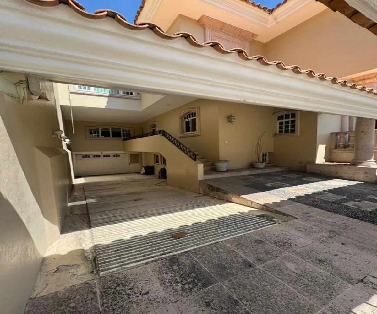 Casa En Venta,Bugambilias,Callejón de los Claveles S/N, Zapopan, Jalisco 45237, 4 Habitaciones,4 Baños,Callejón de los Claveles,1,pVi7Og8