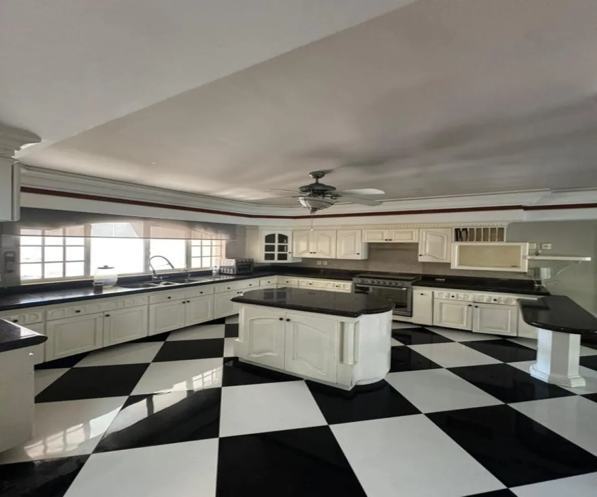 Casa En Venta,Bugambilias,Callejón de los Claveles S/N, Zapopan, Jalisco 45237, 4 Habitaciones,4 Baños,Callejón de los Claveles,1,pVi7Og8