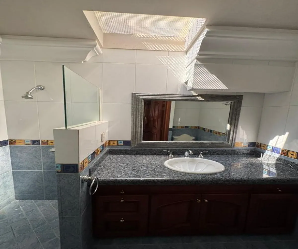 Casa En Venta,Bugambilias,Callejón de los Claveles S/N, Zapopan, Jalisco 45237, 4 Habitaciones,4 Baños,Callejón de los Claveles,1,pVi7Og8