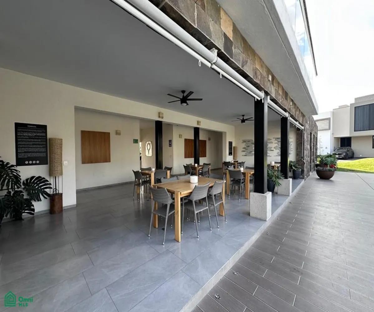 Casa En Venta,Punto Sur,Calle Magallanes, Fracc. Punto Sur Este 1130, Tlajomulco de Zuniga, Jalisco 45600, 3 Habitaciones,3 Baños,Calle Magallanes, Fracc. Punto Sur Este,2,MX251021113