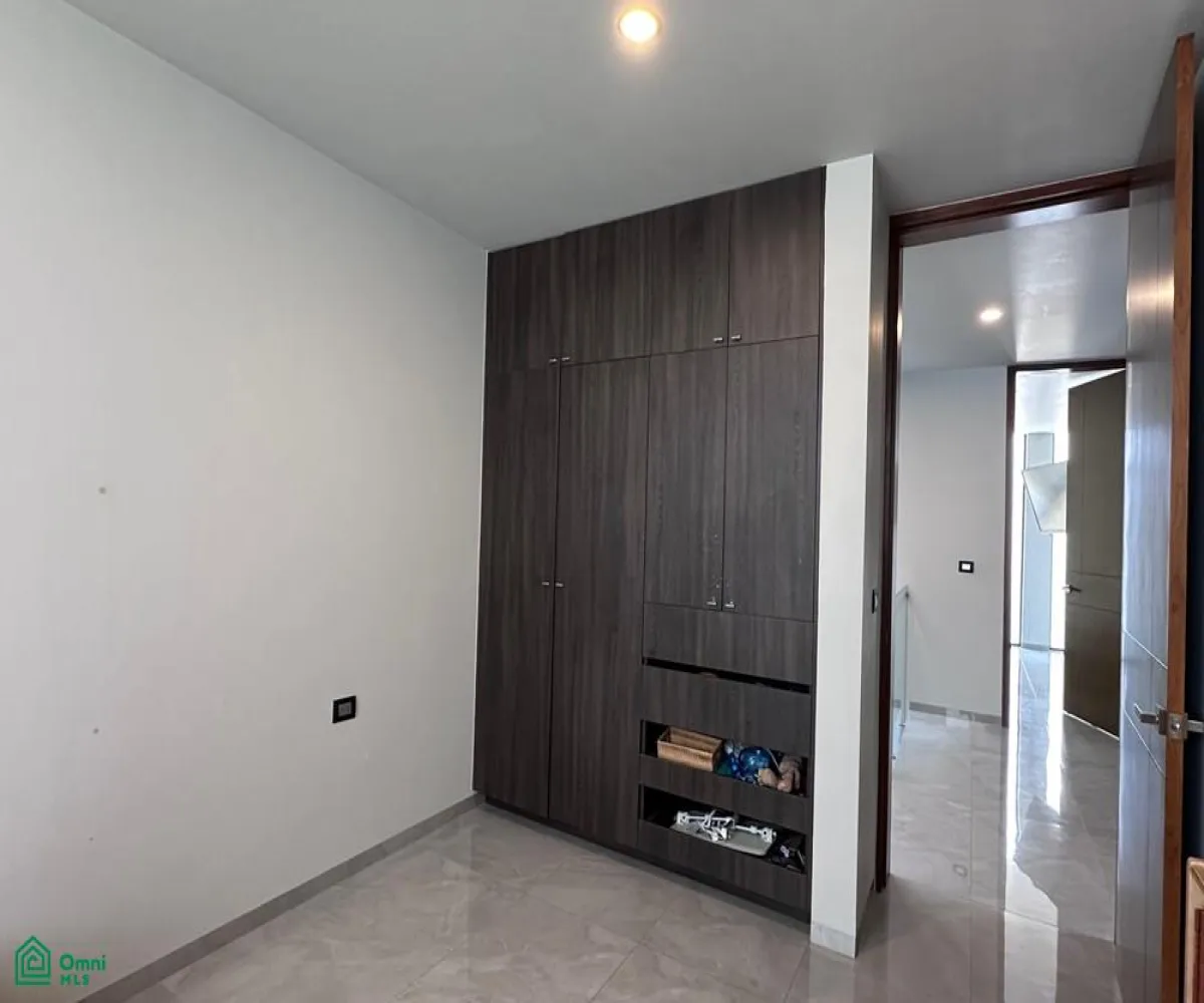 Casa En Venta,Punto Sur,Calle Magallanes, Fracc. Punto Sur Este 1130, Tlajomulco de Zuniga, Jalisco 45600, 3 Habitaciones,3 Baños,Calle Magallanes, Fracc. Punto Sur Este,2,MX251021113