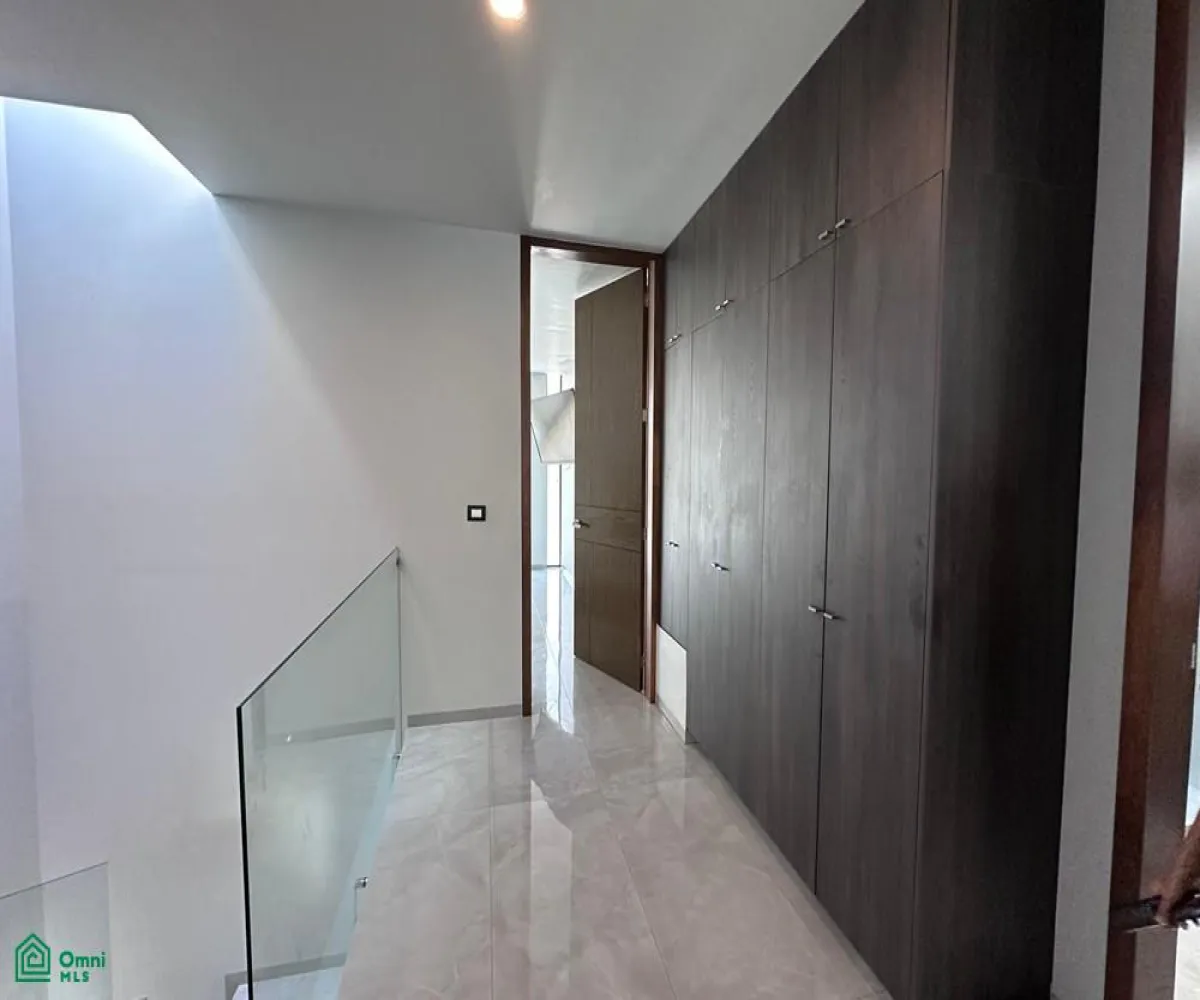 Casa En Venta,Punto Sur,Calle Magallanes, Fracc. Punto Sur Este 1130, Tlajomulco de Zuniga, Jalisco 45600, 3 Habitaciones,3 Baños,Calle Magallanes, Fracc. Punto Sur Este,2,MX251021113