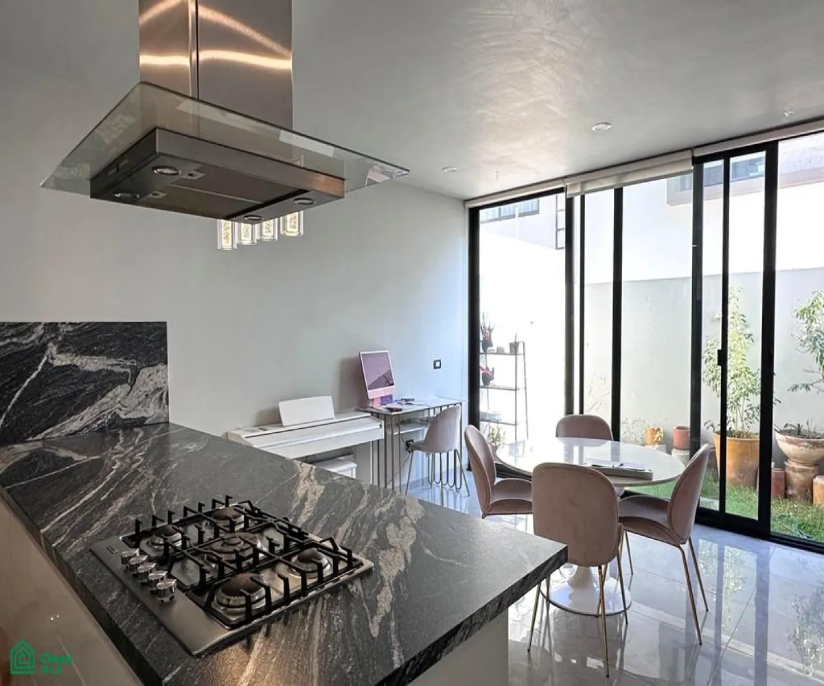 Casa En Venta,Punto Sur,Calle Magallanes, Fracc. Punto Sur Este 1130, Tlajomulco de Zuniga, Jalisco 45600, 3 Habitaciones,3 Baños,Calle Magallanes, Fracc. Punto Sur Este,2,MX251021113