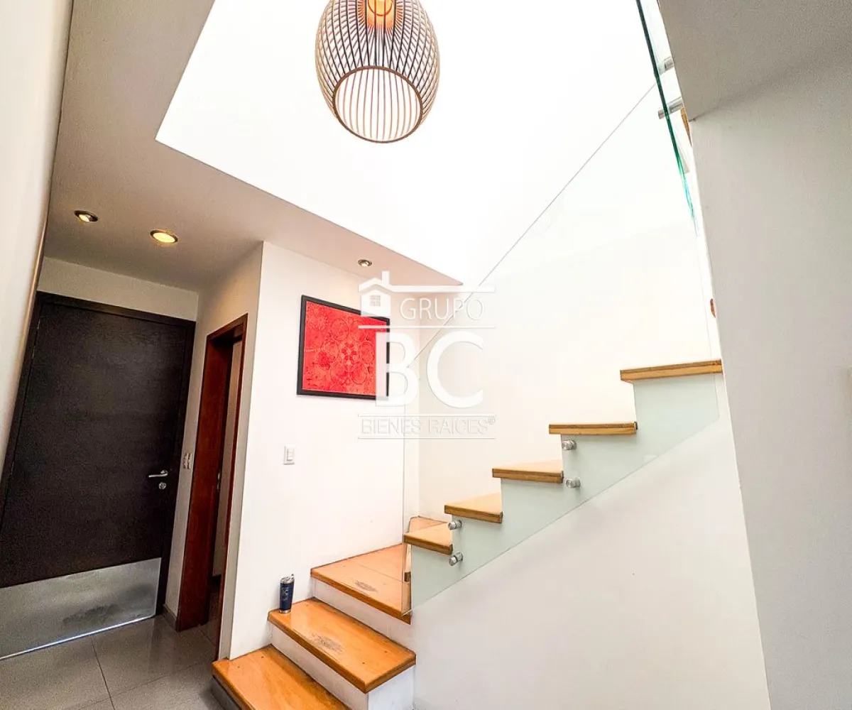 Casa En Venta,Bosque Real,Boulevard la Loma 100 44, Tlajomulco de Zúñiga, Jalisco 45645, 3 Habitaciones,2 Baños,Boulevard la Loma,2,paaLIy9