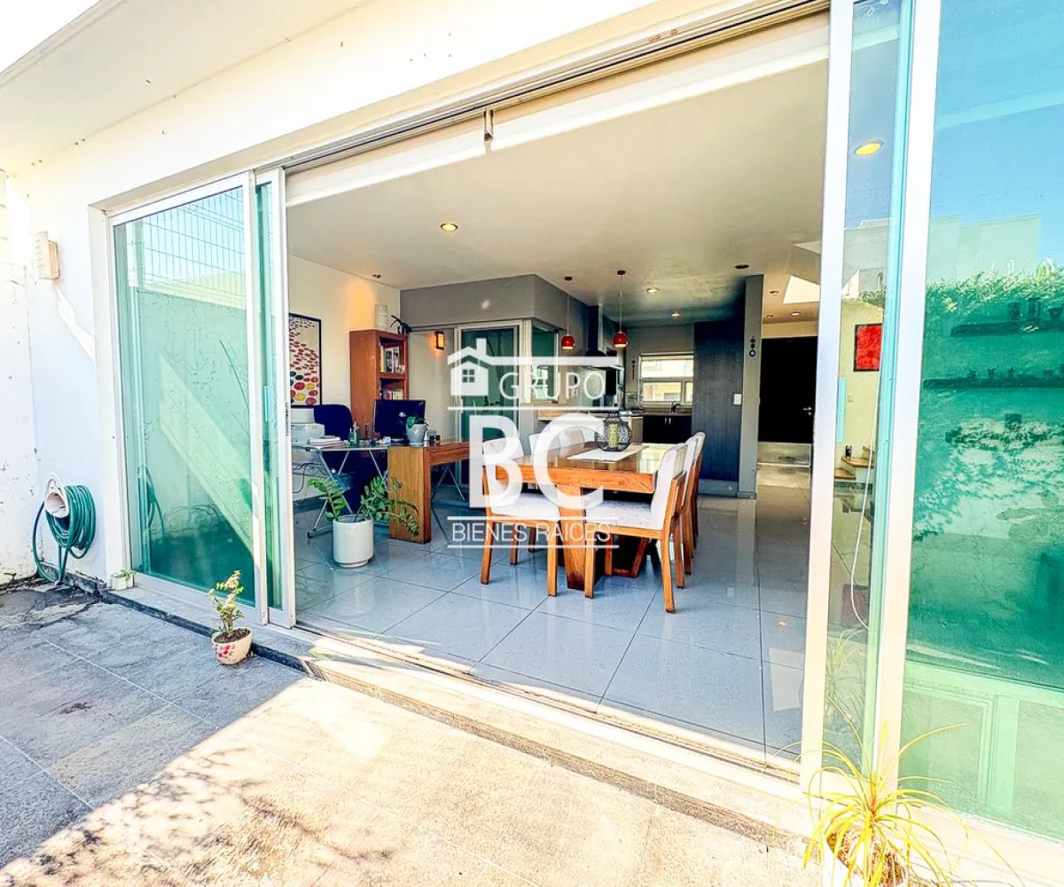 Casa En Venta,Bosque Real,Boulevard la Loma 100 44, Tlajomulco de Zúñiga, Jalisco 45645, 3 Habitaciones,2 Baños,Boulevard la Loma,2,paaLIy9