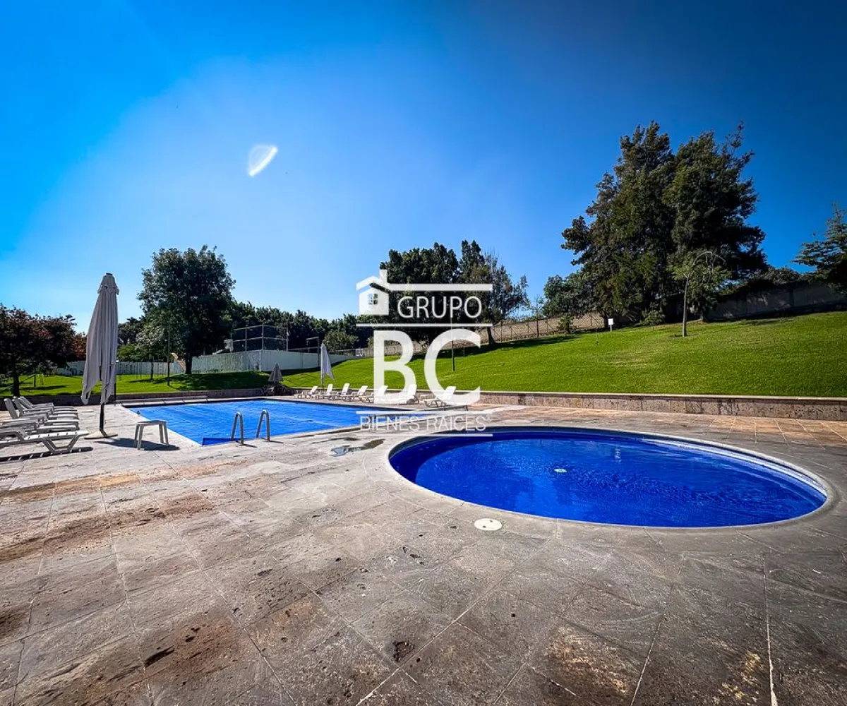 Casa En Venta,Bosque Real,Boulevard la Loma 100 44, Tlajomulco de Zúñiga, Jalisco 45645, 3 Habitaciones,2 Baños,Boulevard la Loma,2,paaLIy9