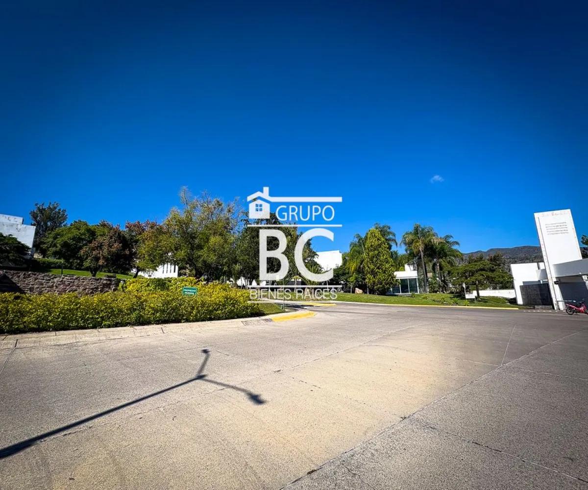 Casa En Venta,Bosque Real,Boulevard la Loma 100 44, Tlajomulco de Zúñiga, Jalisco 45645, 3 Habitaciones,2 Baños,Boulevard la Loma,2,paaLIy9