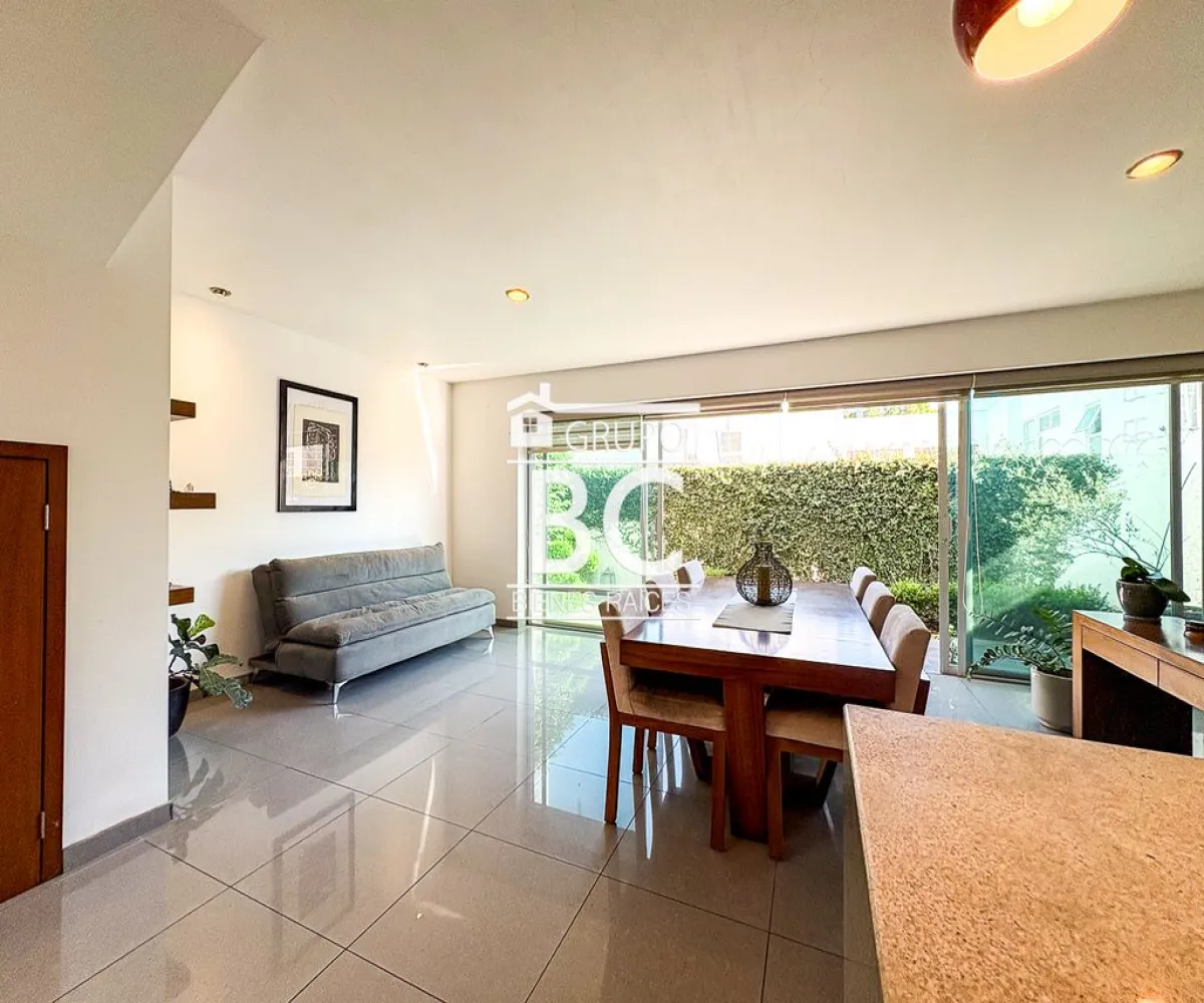 Casa En Venta,Bosque Real,Boulevard la Loma 100 44, Tlajomulco de Zúñiga, Jalisco 45645, 3 Habitaciones,2 Baños,Boulevard la Loma,2,paaLIy9