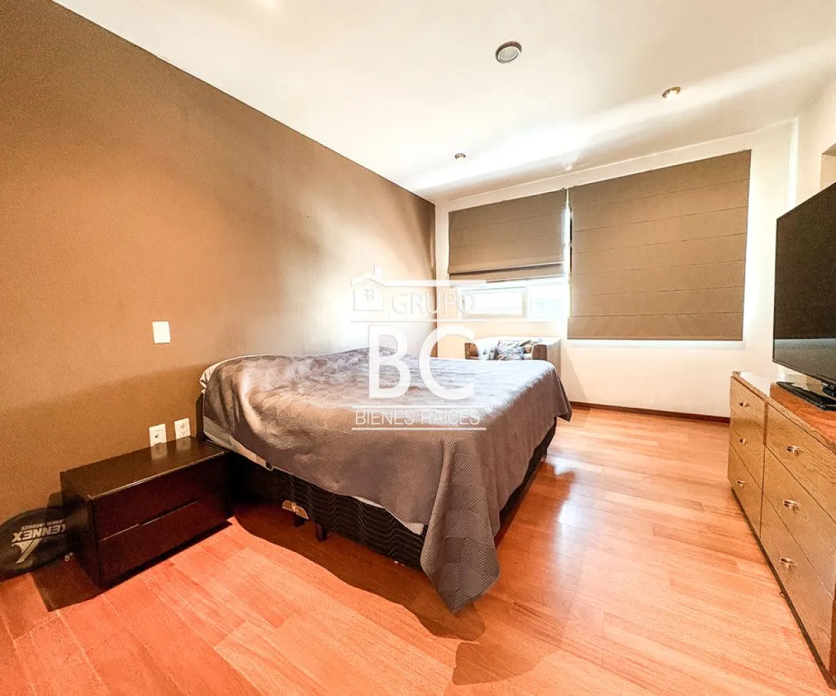 Casa En Venta,Bosque Real,Boulevard la Loma 100 44, Tlajomulco de Zúñiga, Jalisco 45645, 3 Habitaciones,2 Baños,Boulevard la Loma,2,paaLIy9