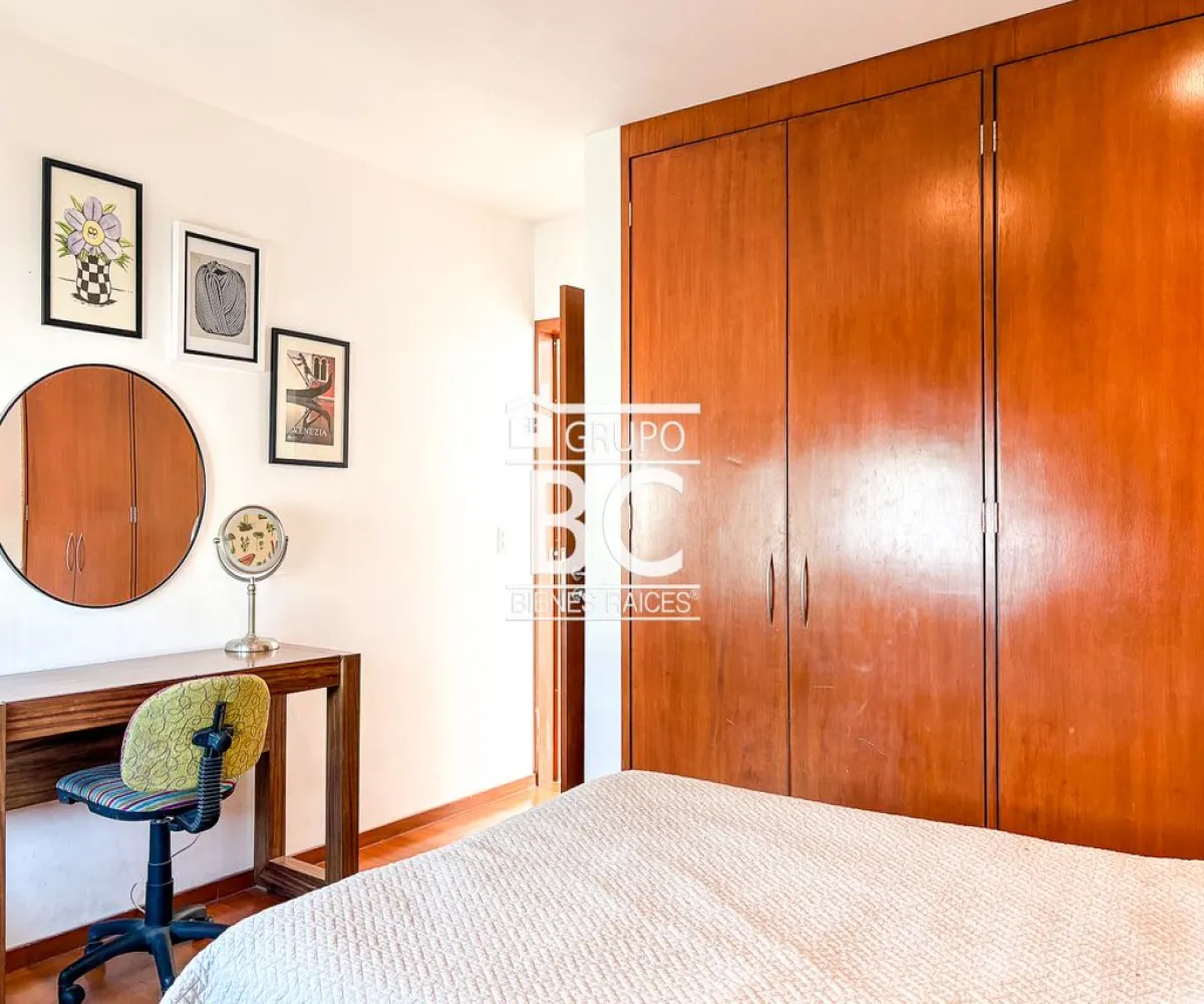 Casa En Venta,Bosque Real,Boulevard la Loma 100 44, Tlajomulco de Zúñiga, Jalisco 45645, 3 Habitaciones,2 Baños,Boulevard la Loma,2,paaLIy9