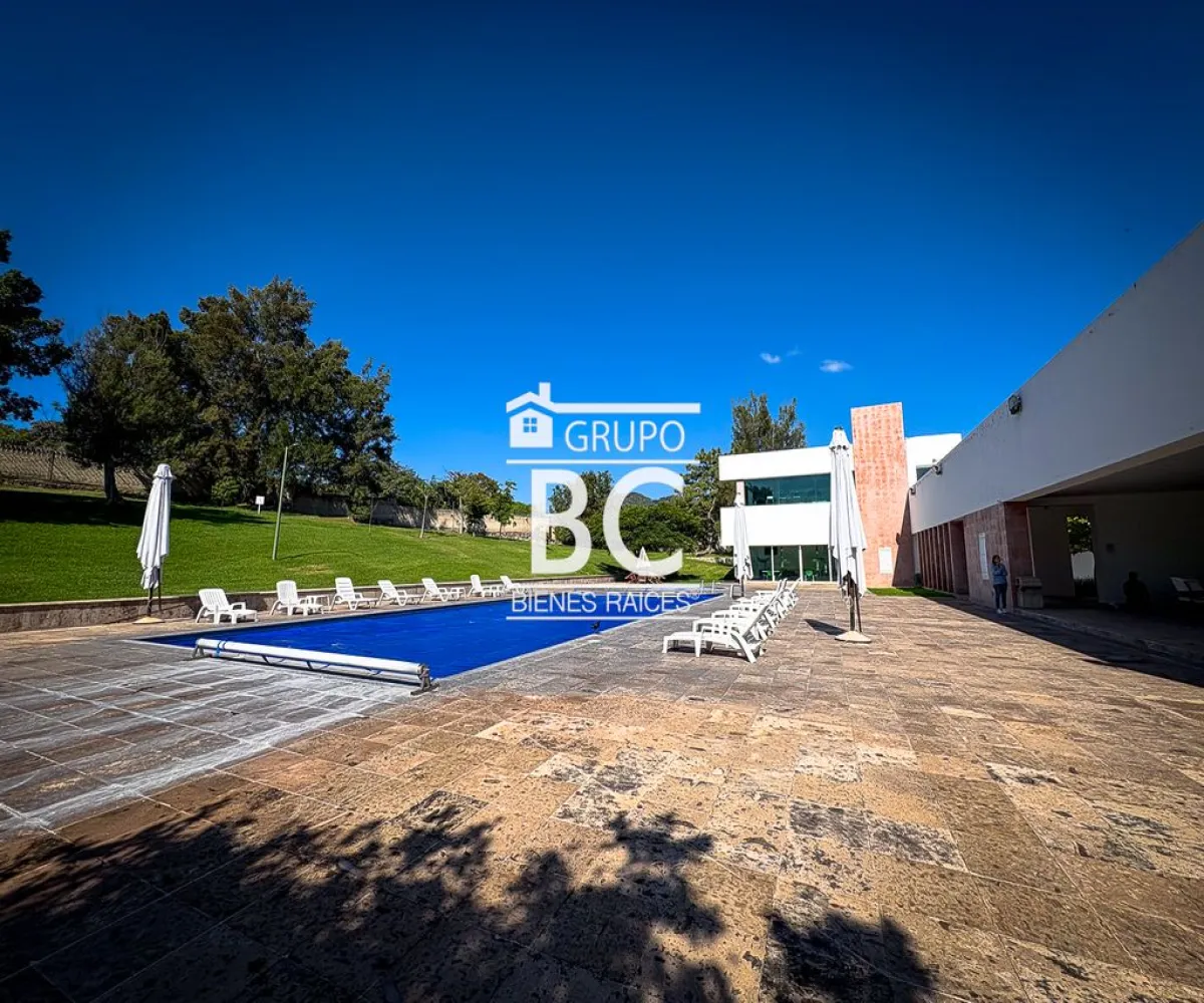 Casa En Venta,Bosque Real,Boulevard la Loma 100 44, Tlajomulco de Zúñiga, Jalisco 45645, 3 Habitaciones,2 Baños,Boulevard la Loma,2,paaLIy9