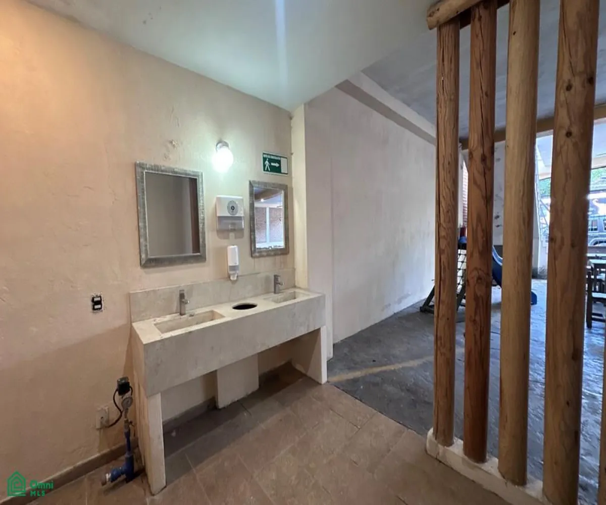 Local En Venta,San Antonio Tlayacapan,carretera chapala - jocotepec 123, Chapala, Jalisco 45922,carretera chapala - jocotepec,MX251017166