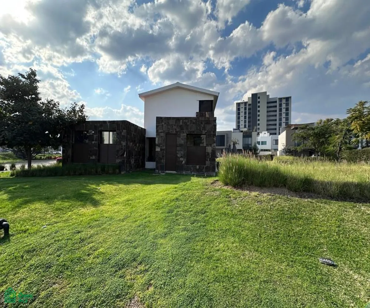 Casa En Renta,Punto Sur,Calle Magallanes, Fracc. Punto Sur Este 1130, Tlajomulco de Zuniga, Jalisco 45600, 3 Habitaciones,3 Baños,Calle Magallanes, Fracc. Punto Sur Este,2,MX251022025