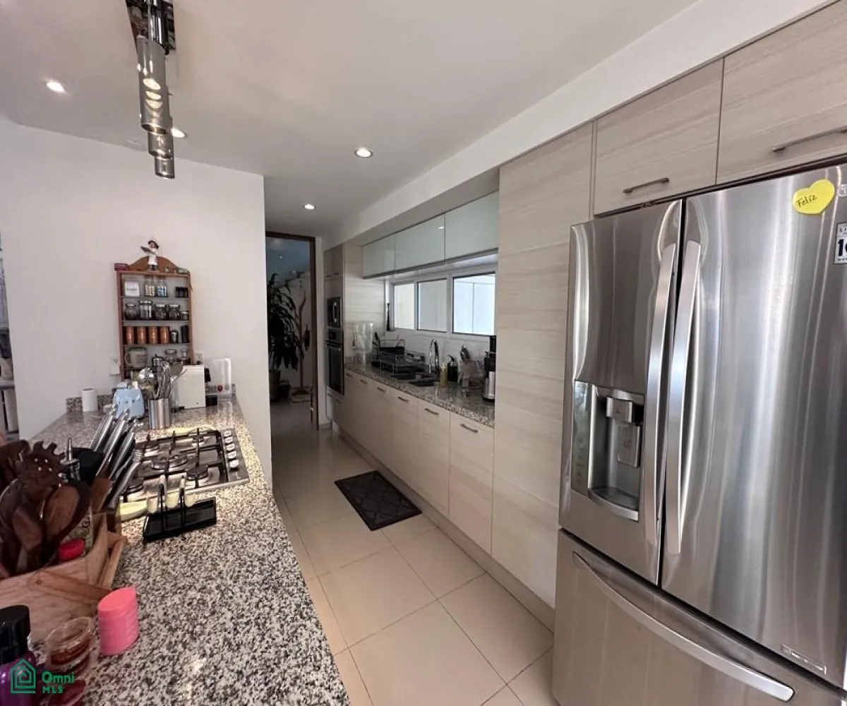 Casa En Venta,Solares Residencial,Paseo la Luna 300, Zapopan, Jalisco 45019, 4 Habitaciones,4 Baños,Paseo la Luna,2,MX251022035