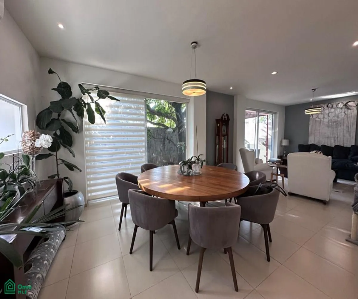 Casa En Venta,Solares Residencial,Paseo la Luna 300, Zapopan, Jalisco 45019, 4 Habitaciones,4 Baños,Paseo la Luna,2,MX251022035