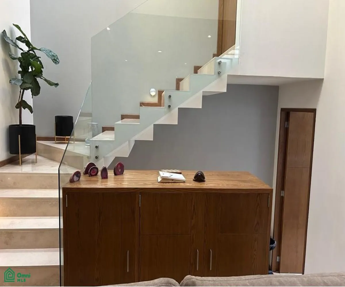 Casa En Venta,Solares Residencial,Paseo la Luna 300, Zapopan, Jalisco 45019, 4 Habitaciones,4 Baños,Paseo la Luna,2,MX251022035