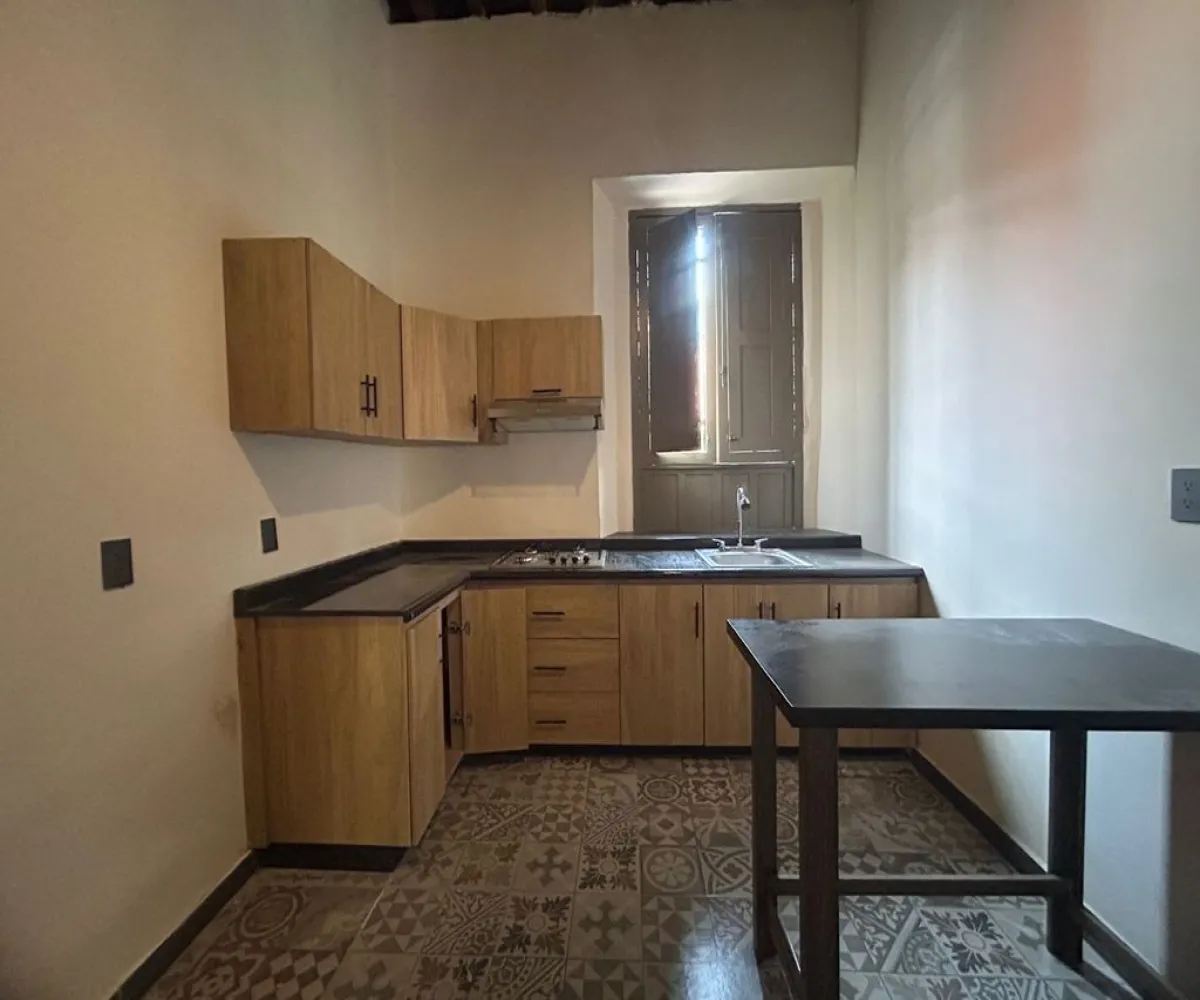 Casa En Renta,Americana,Calle Escorza 417, Guadalajara, Jalisco 44160, 5 Habitaciones,6 Baños,Calle Escorza,1,p1f0sRv
