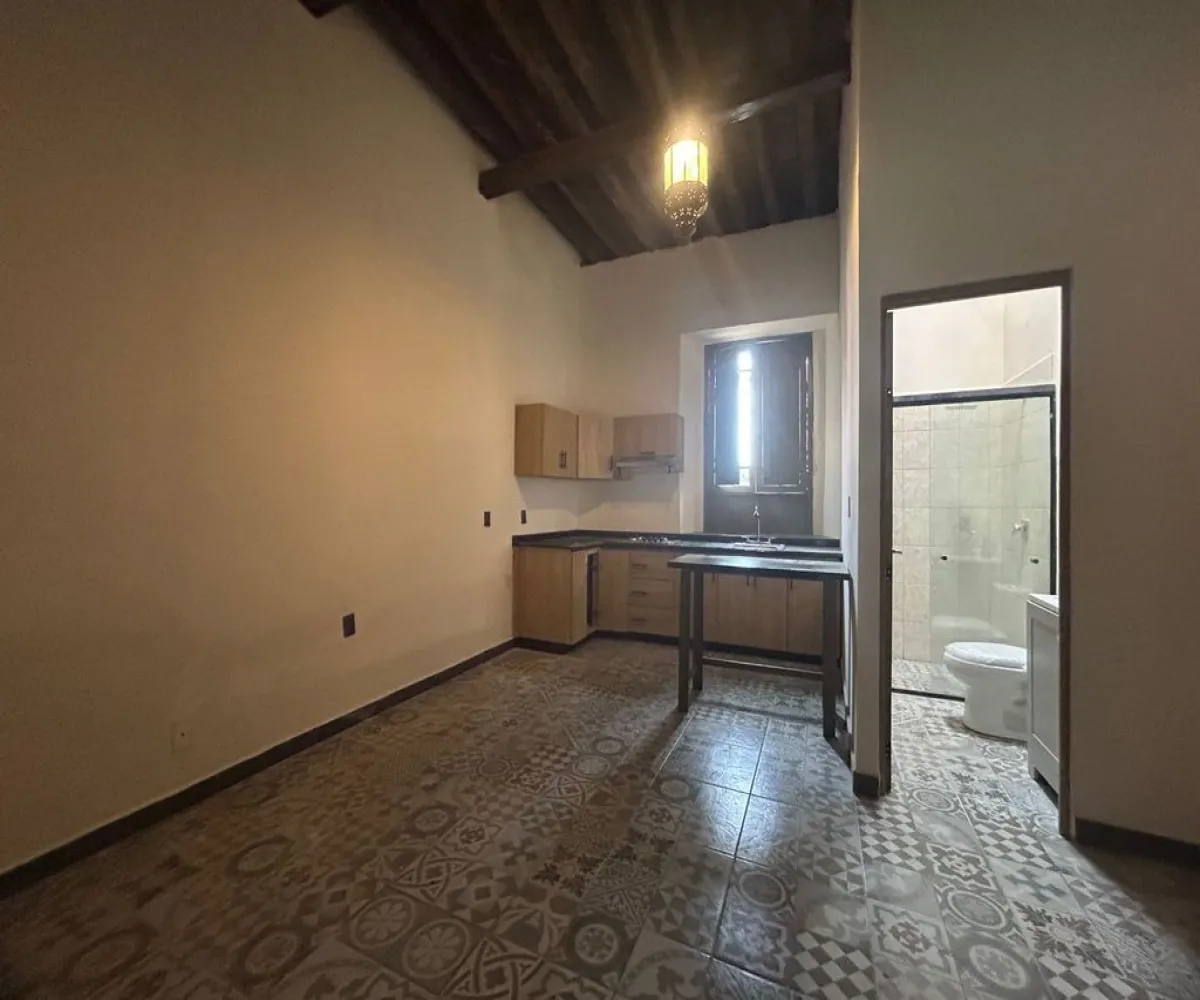 Casa En Renta,Americana,Calle Escorza 417, Guadalajara, Jalisco 44160, 5 Habitaciones,6 Baños,Calle Escorza,1,p1f0sRv