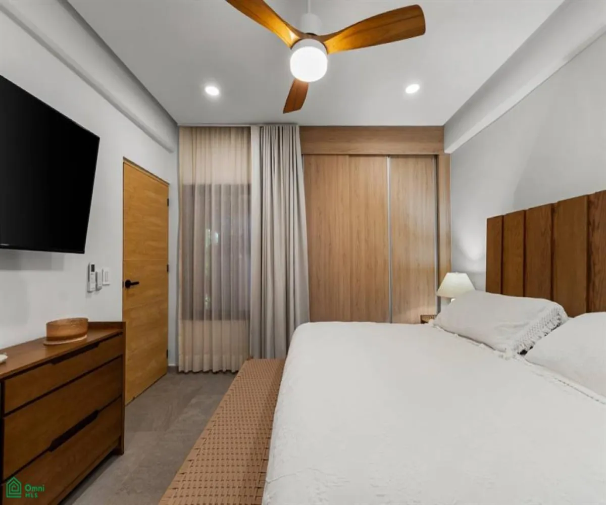 Departamento En Venta,Marina Vallarta,Avenida Paseo de la marina 3, Puerto Vallarta, Jalisco 48354, 2 Habitaciones,Avenida Paseo de la marina,1,MX251023034