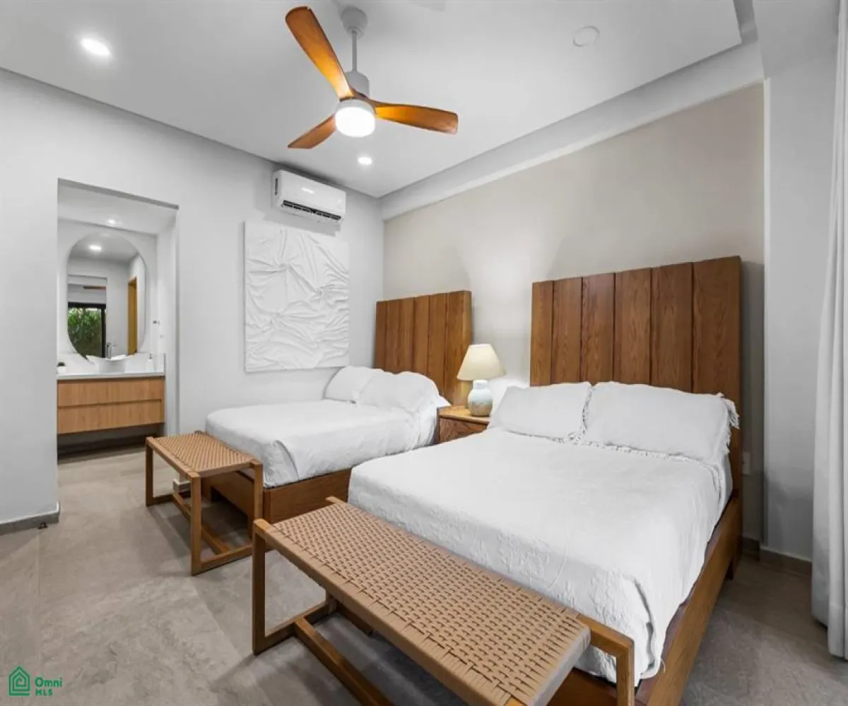 Departamento En Venta,Marina Vallarta,Avenida Paseo de la marina 3, Puerto Vallarta, Jalisco 48354, 2 Habitaciones,Avenida Paseo de la marina,1,MX251023034